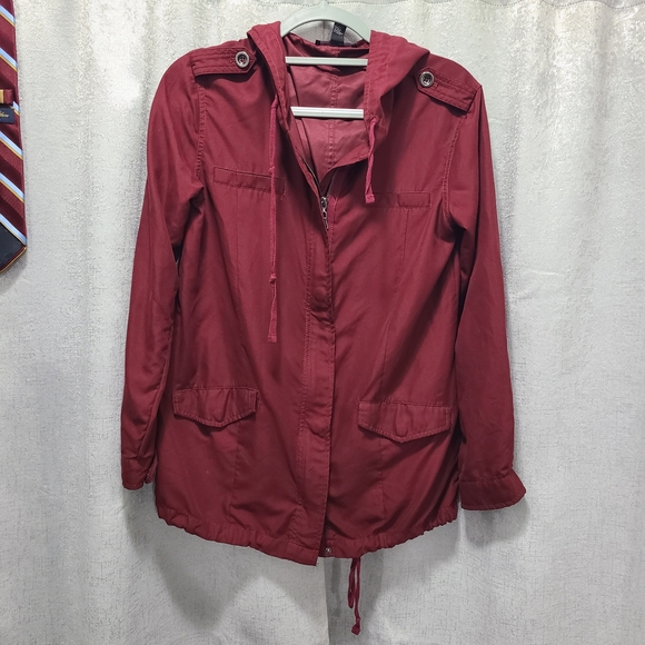Forever 21 Jackets & Blazers - Forever‎ 21 Maroon Jacket Size Small